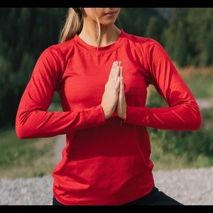 ZYIA Activewear Red Chill Long T - Size Large - NWT